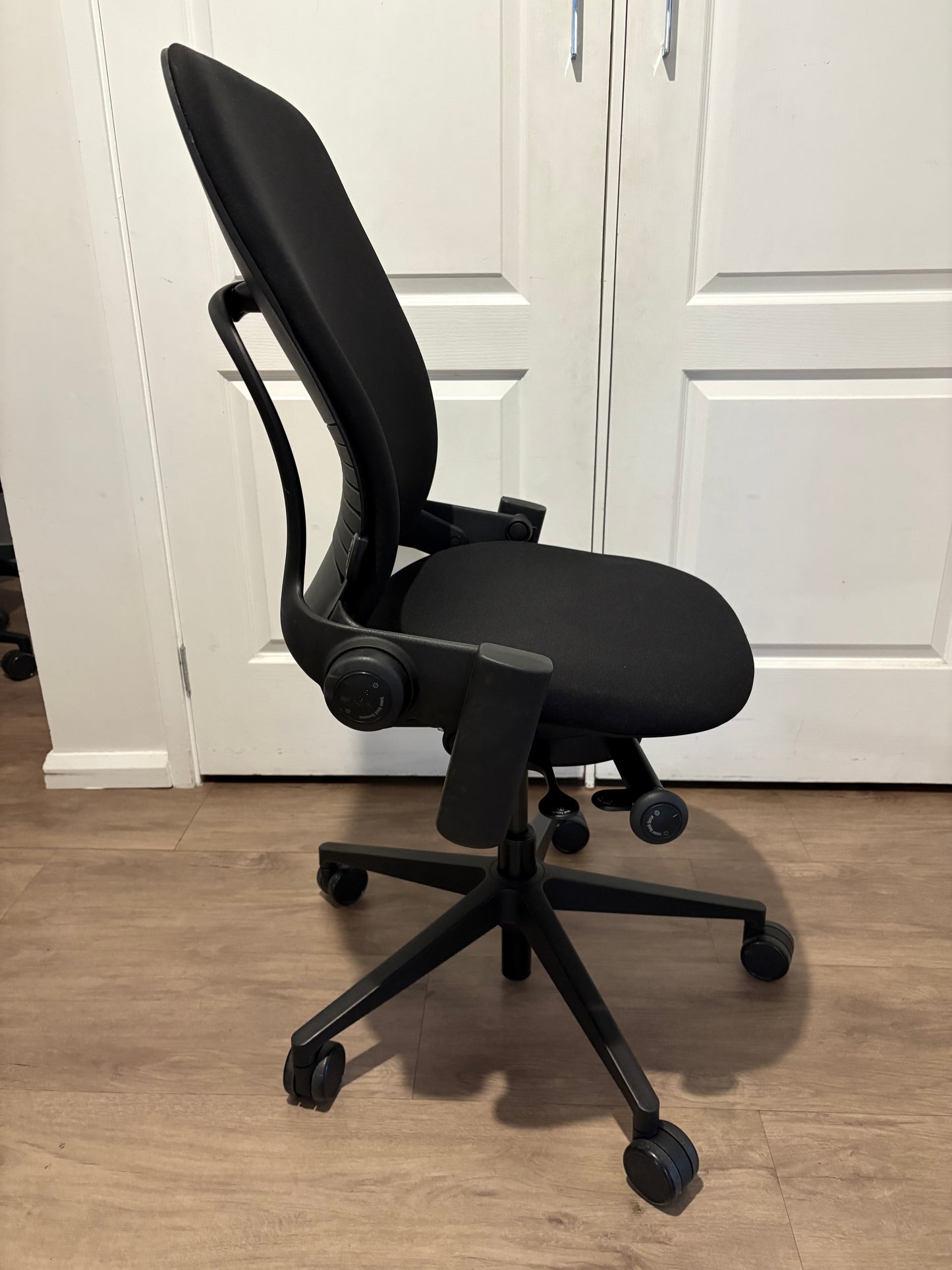 Steelcase Leap V2 Ergonomic office chair - without armrest
