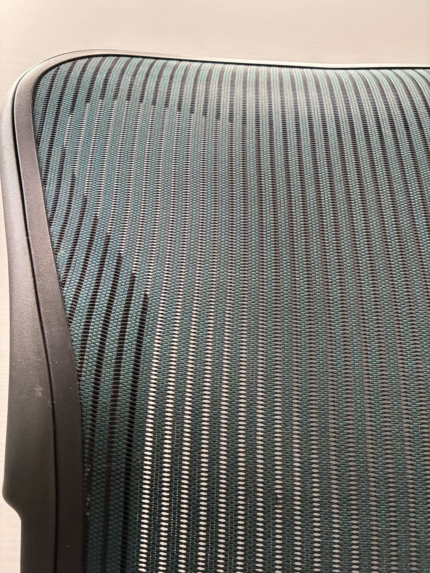 Aeron Classic Backrest – Size B, Carbon Black (3D01) - Used excellent condition