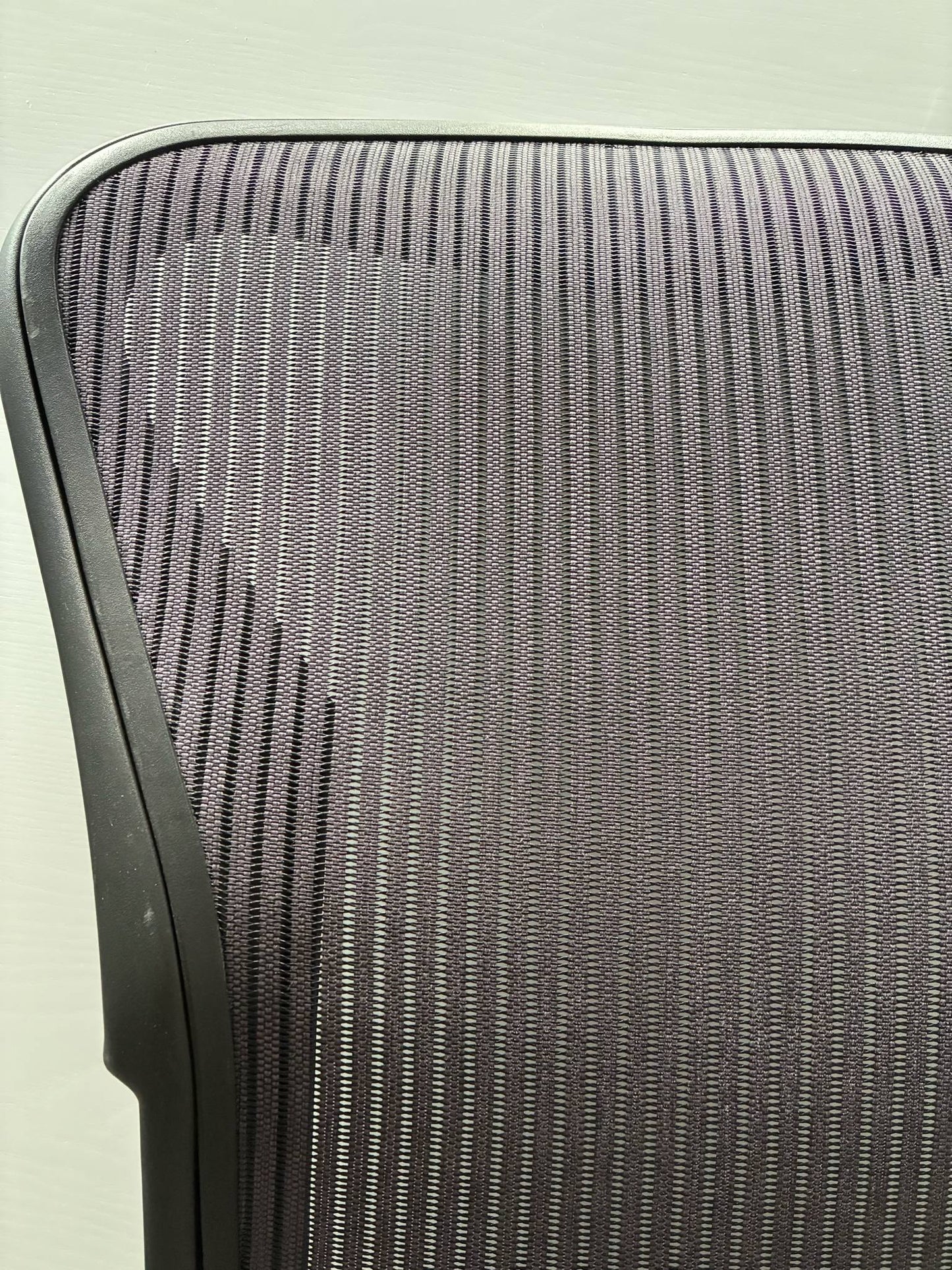 Aeron Classic Backrest – Size B, Carbon Black (3D01) - Used excellent condition