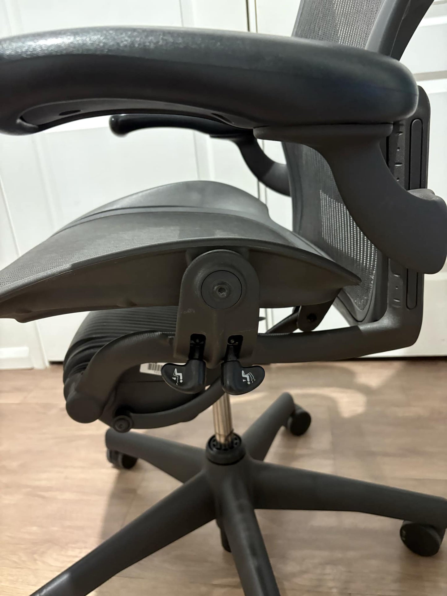 Genuine Herman Miller Aeron classic chair - Size B