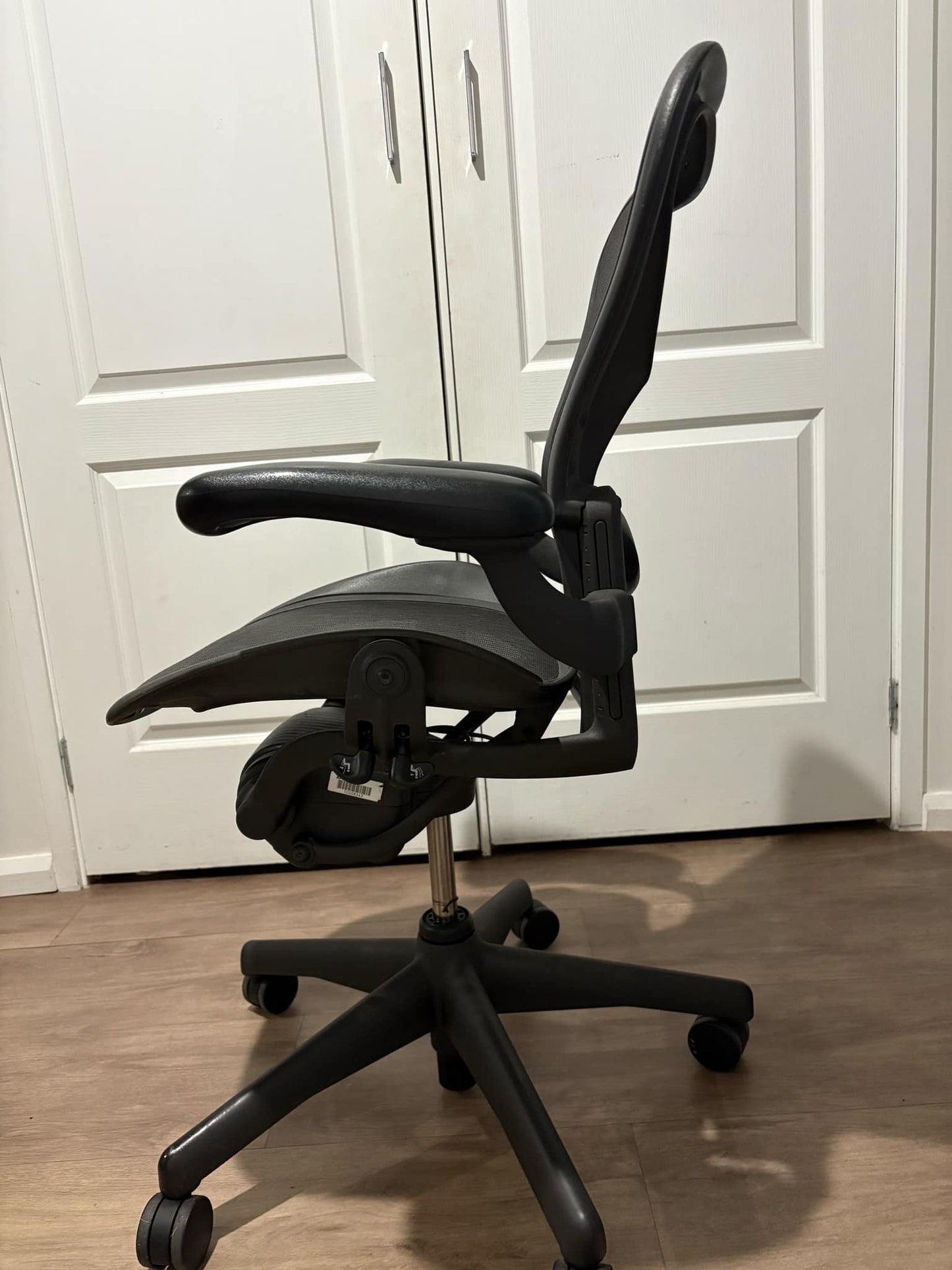 Genuine Herman Miller Aeron classic chair - Size B