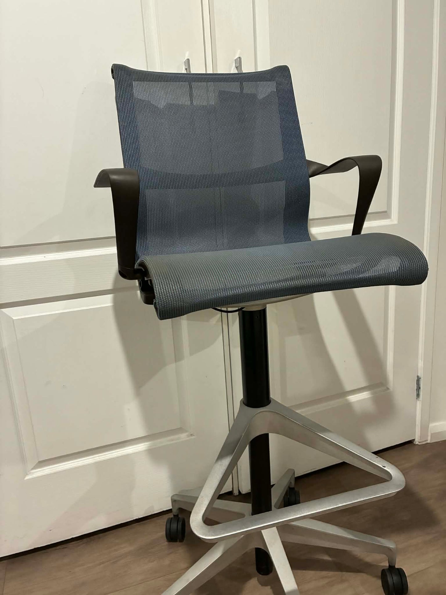 Herman Miller Setu Stool - blue colour