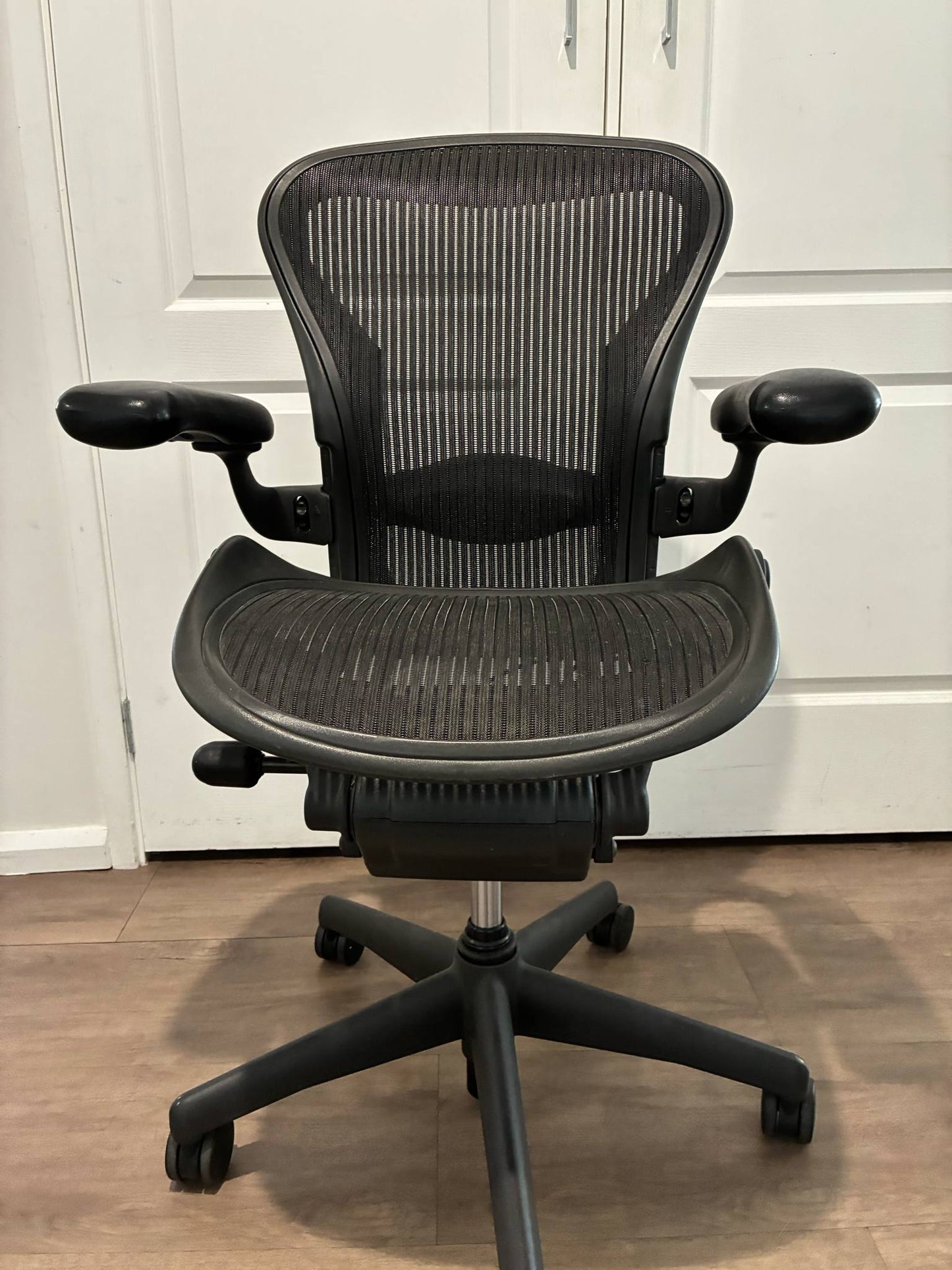 Herman Miller Aeron Ergonomic Office Chair – Used, Excellent condition - size B