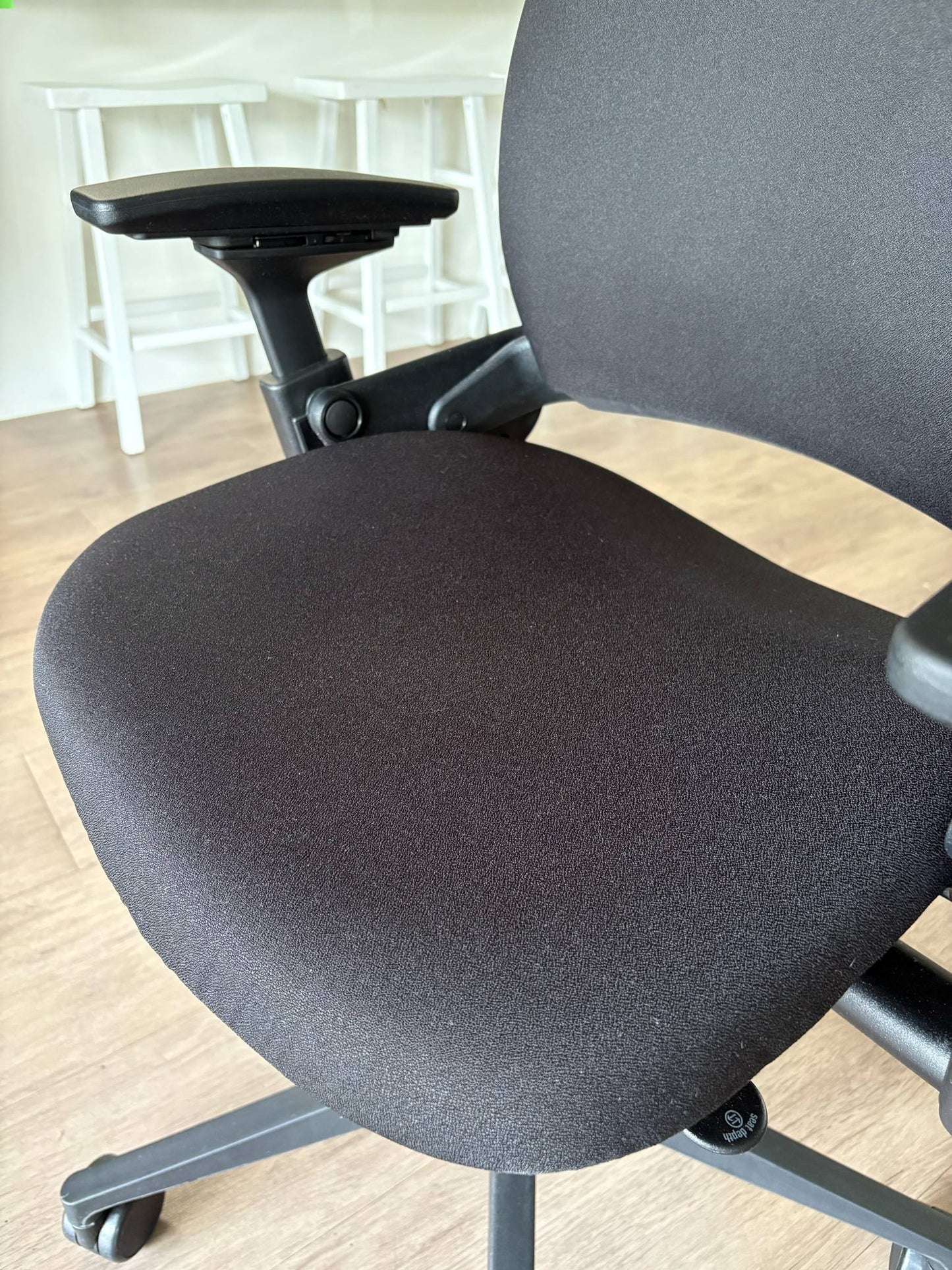 Steelcase Leap Version 2 Ergonomic Chair - MFD 2016-2017-2019 - Excellent condition