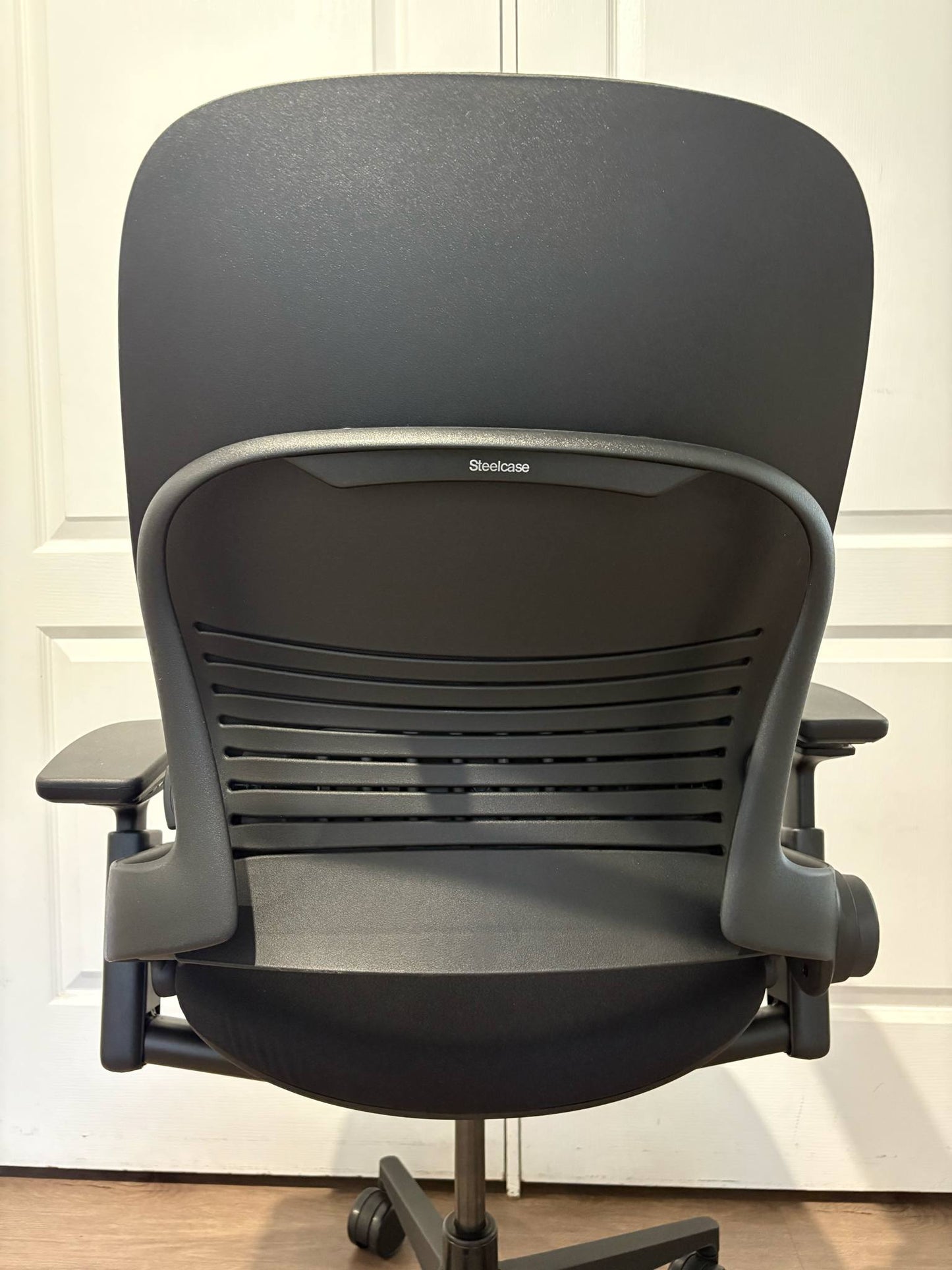 Steelcase Leap Version 2 Ergonomic Chair - MFD 2016-2017-2019 - Excellent condition