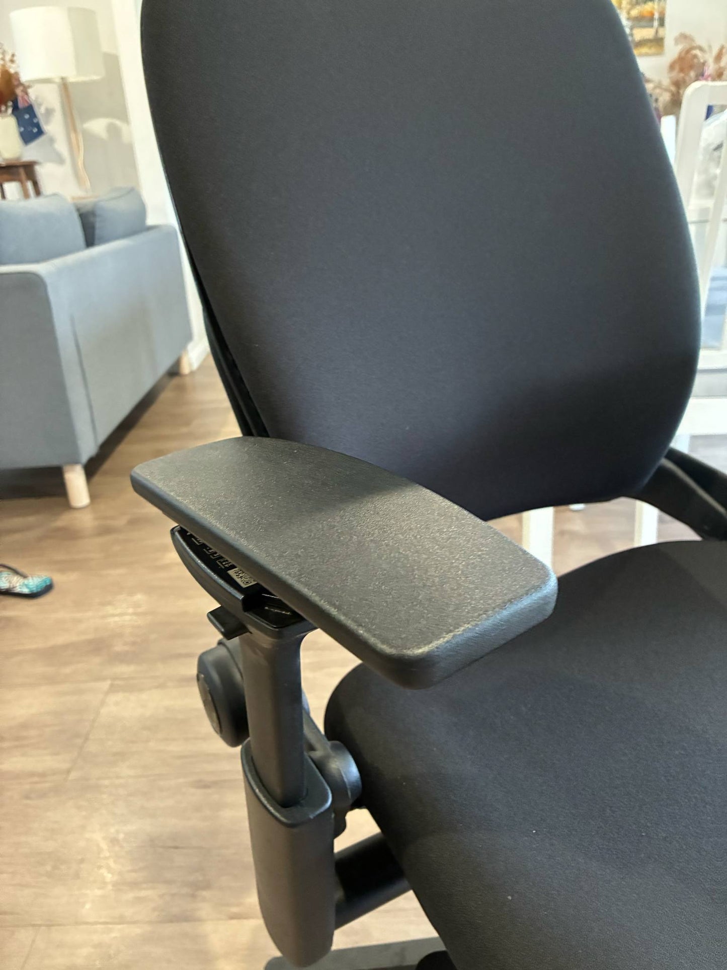 Steelcase Leap V2 and Think arm pad (4D Arms)