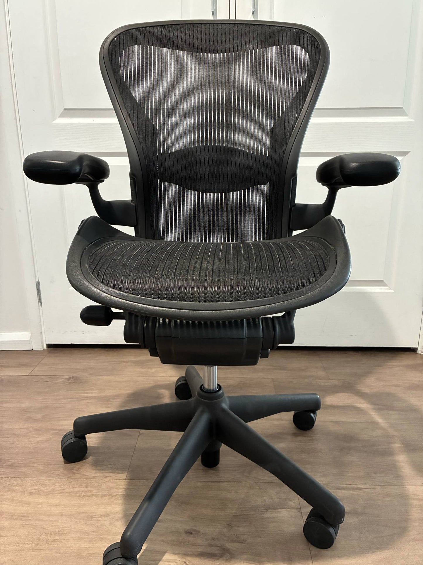 Herman Miller Aeron Ergonomic Office Chair – Used, excellent condition- Size B