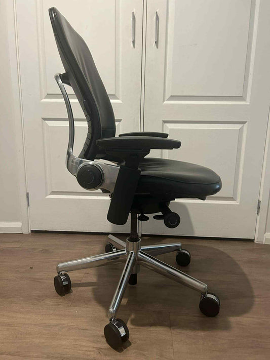 Steelcase Leap V2 office chair - Upholstered Black Leather