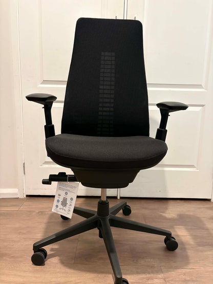 Haworth Fern Ergonomic Office Chair – New & Unused | Height Adjustable Arms