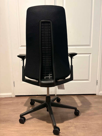 Haworth Fern Ergonomic Office Chair – New & Unused | Height Adjustable Arms