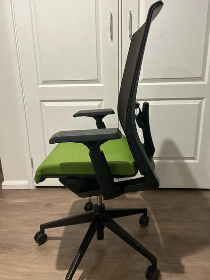 Haworth Very task chair