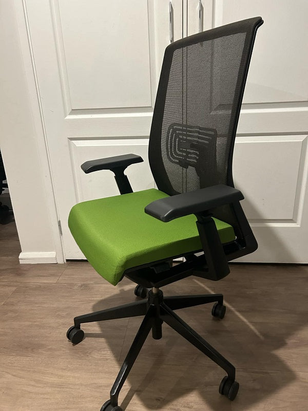 Haworth Very task chair