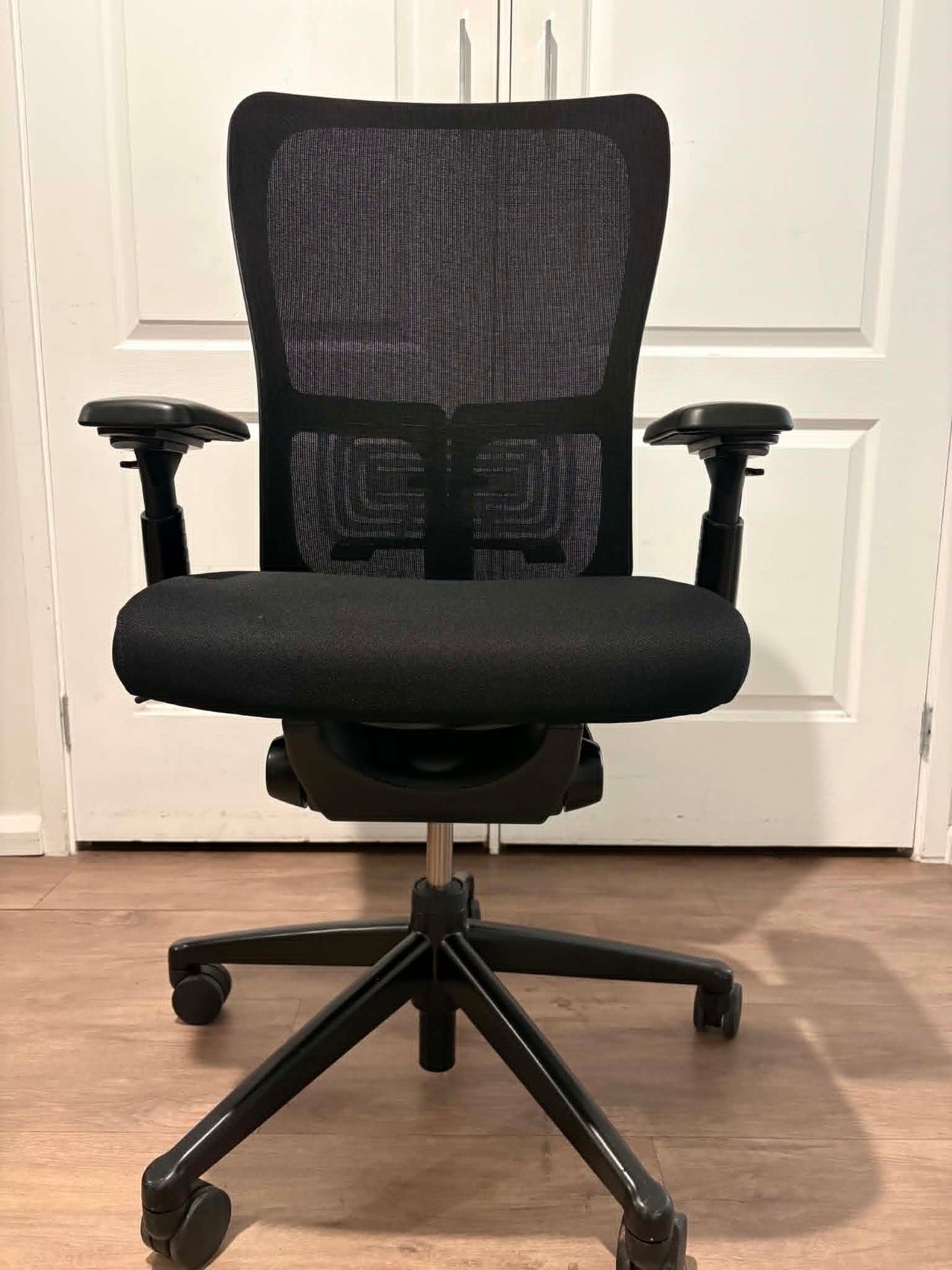 Refurbished Haworth Zody Ergonomic Office Chair – Black with 4D Armrests