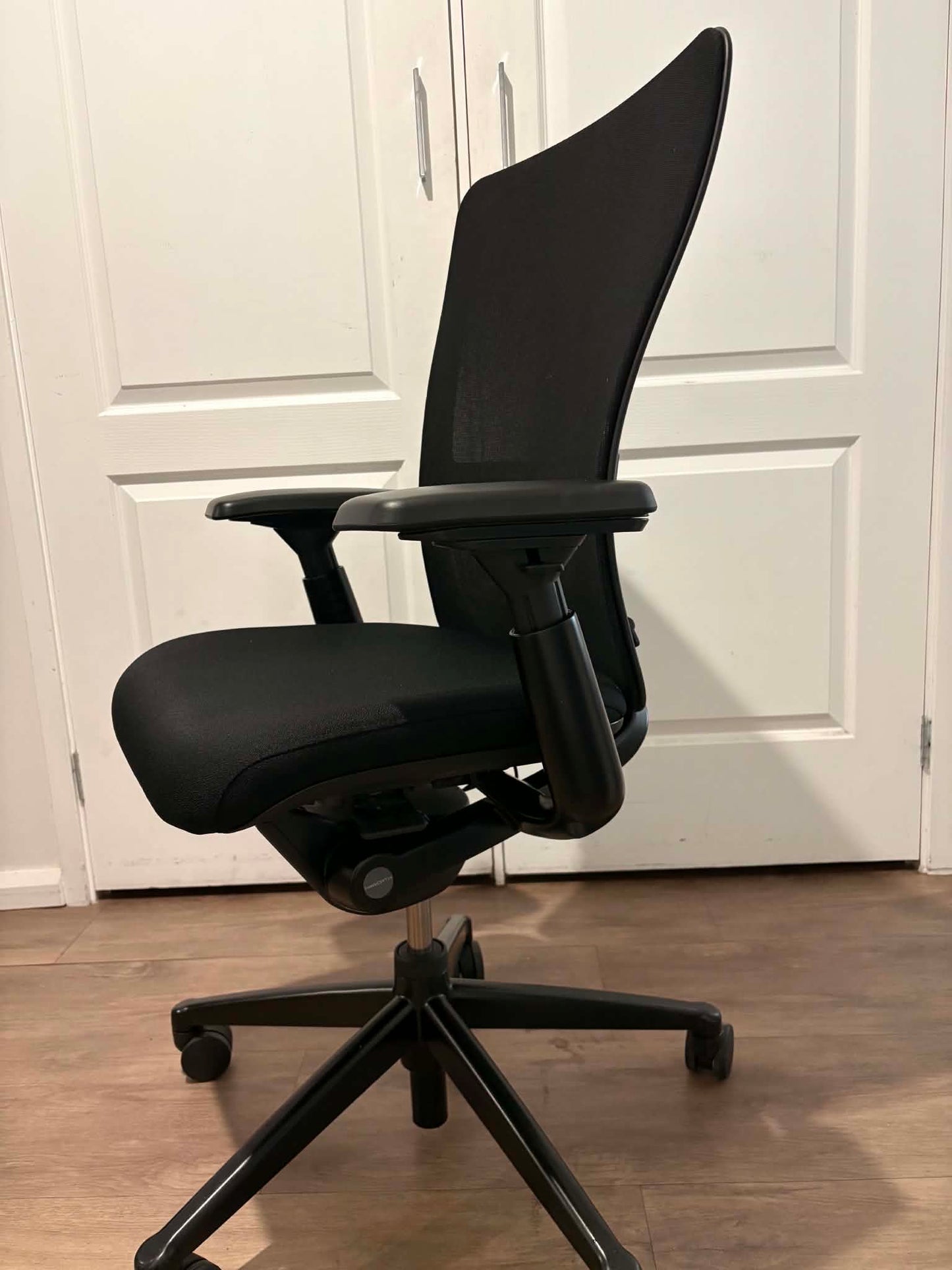 Refurbished Haworth Zody Ergonomic Office Chair – Black with 4D Armrests