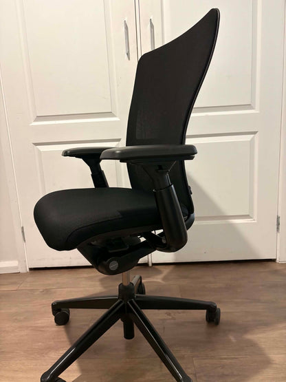 Refurbished Haworth Zody Ergonomic Office Chair – Black with 4D Armrests