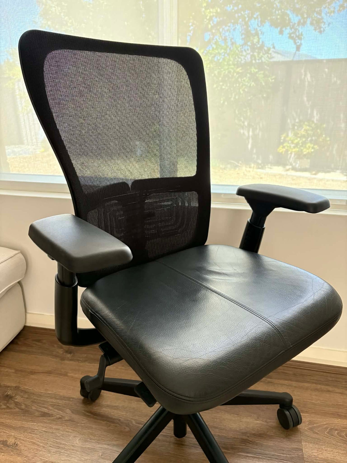 Haworth Zody ergonomic office chair - Leather