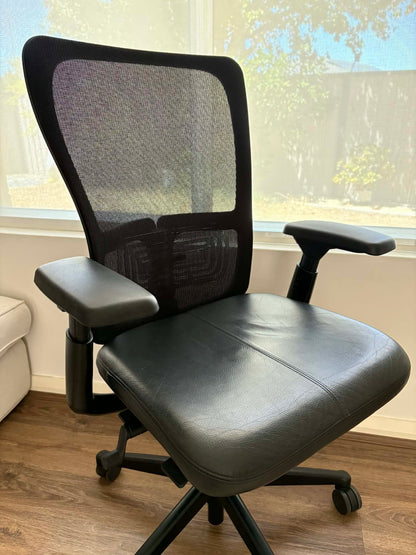 Haworth Zody ergonomic office chair - Leather