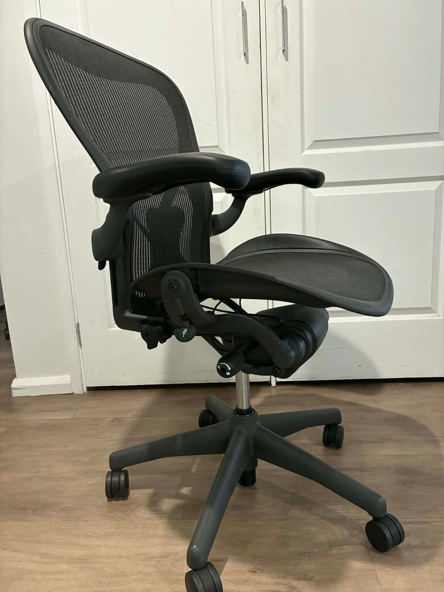 Herman Miller Aeron classic chair- in excellent condition