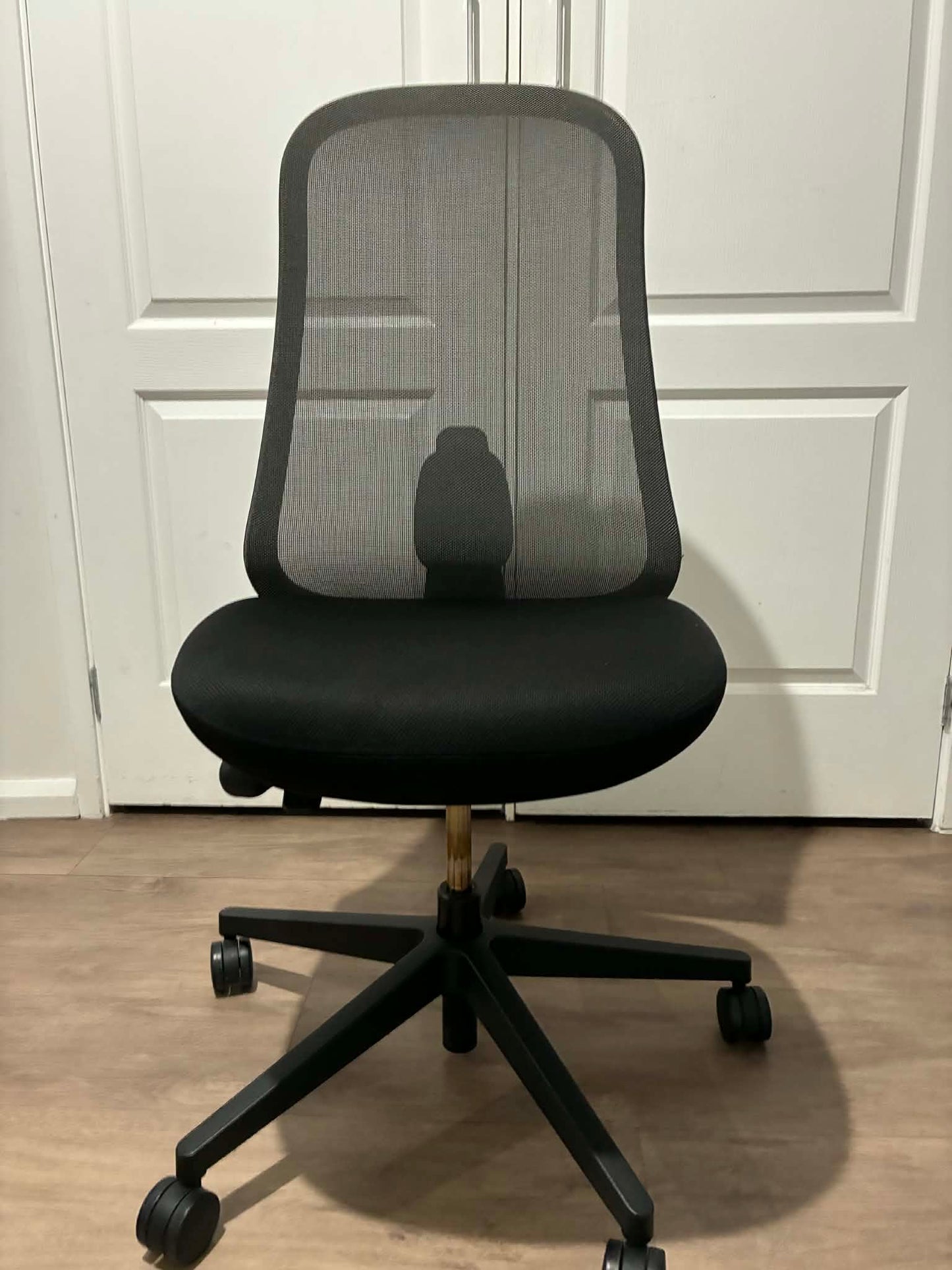 Herman Miller Lino Ergonomic Office Chair - Without armrs
