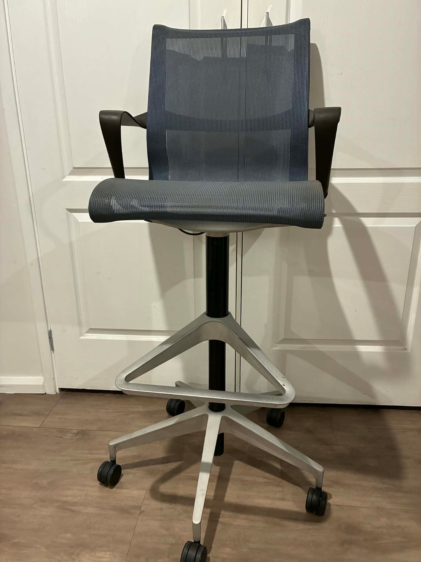 Herman Miller Setu Stool - blue colour