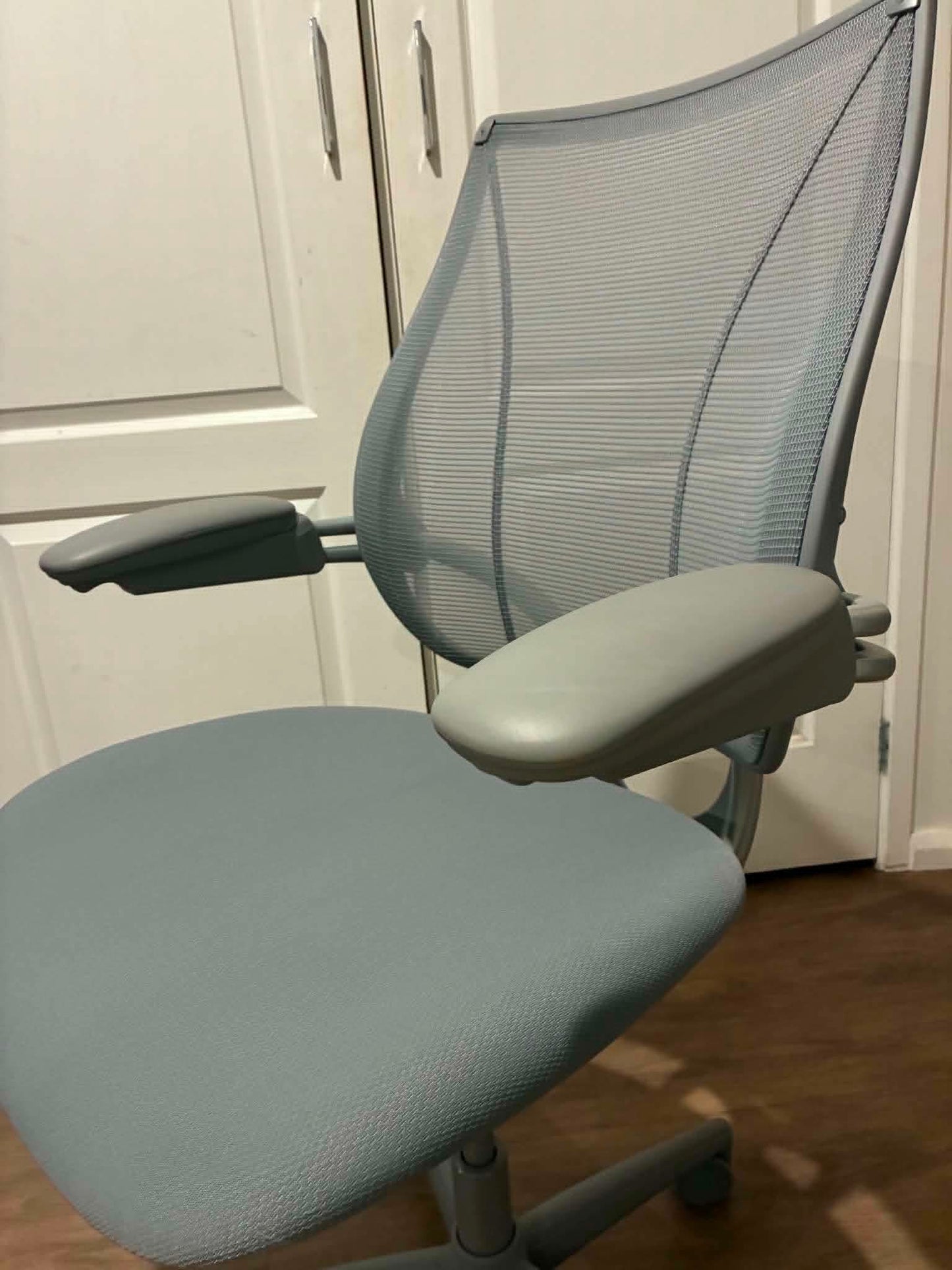 Humanscale Liberty Chair | Used Ergonomic Office Chair | Premium Mesh Task Chair
