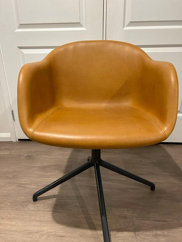 Muuto Fiber Armchair With Swivel Base