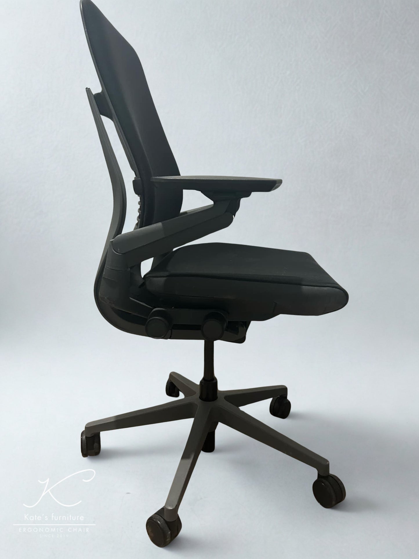 Steelcase Gesture Ergonomic Office Chair – Fully Refurbished