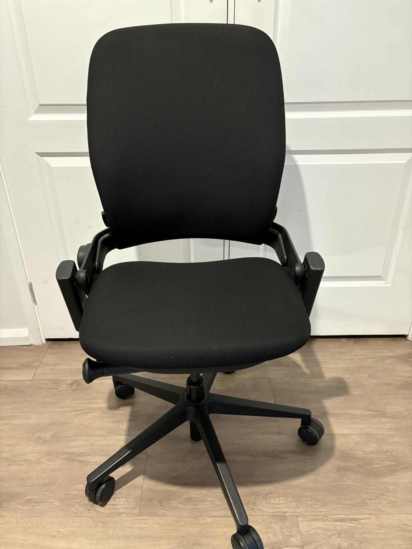 Steelcase Leap V2 chair (Brand New, Unused) - With or without armrest