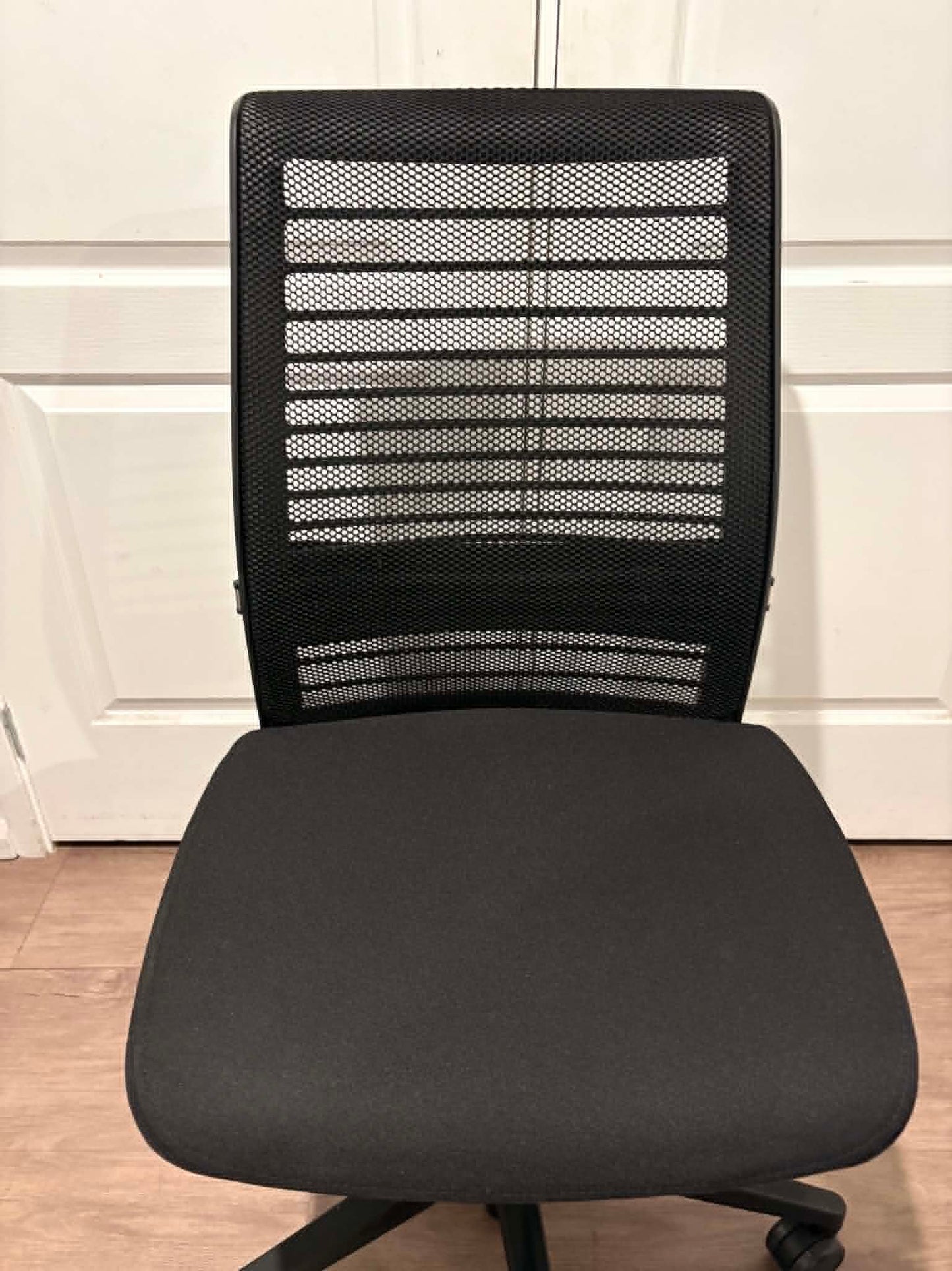 Steelcase Think V2 Ergonomic Office Chair – No Arms – Fully Refurbished