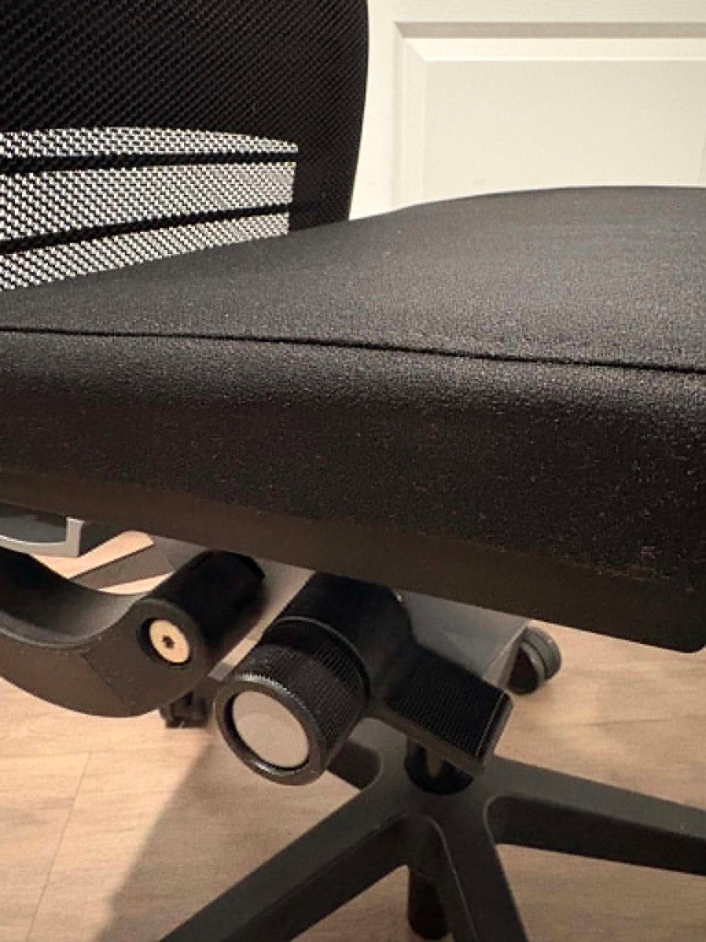 Steelcase Think V2 Ergonomic Office Chair – No Arms – Fully Refurbished