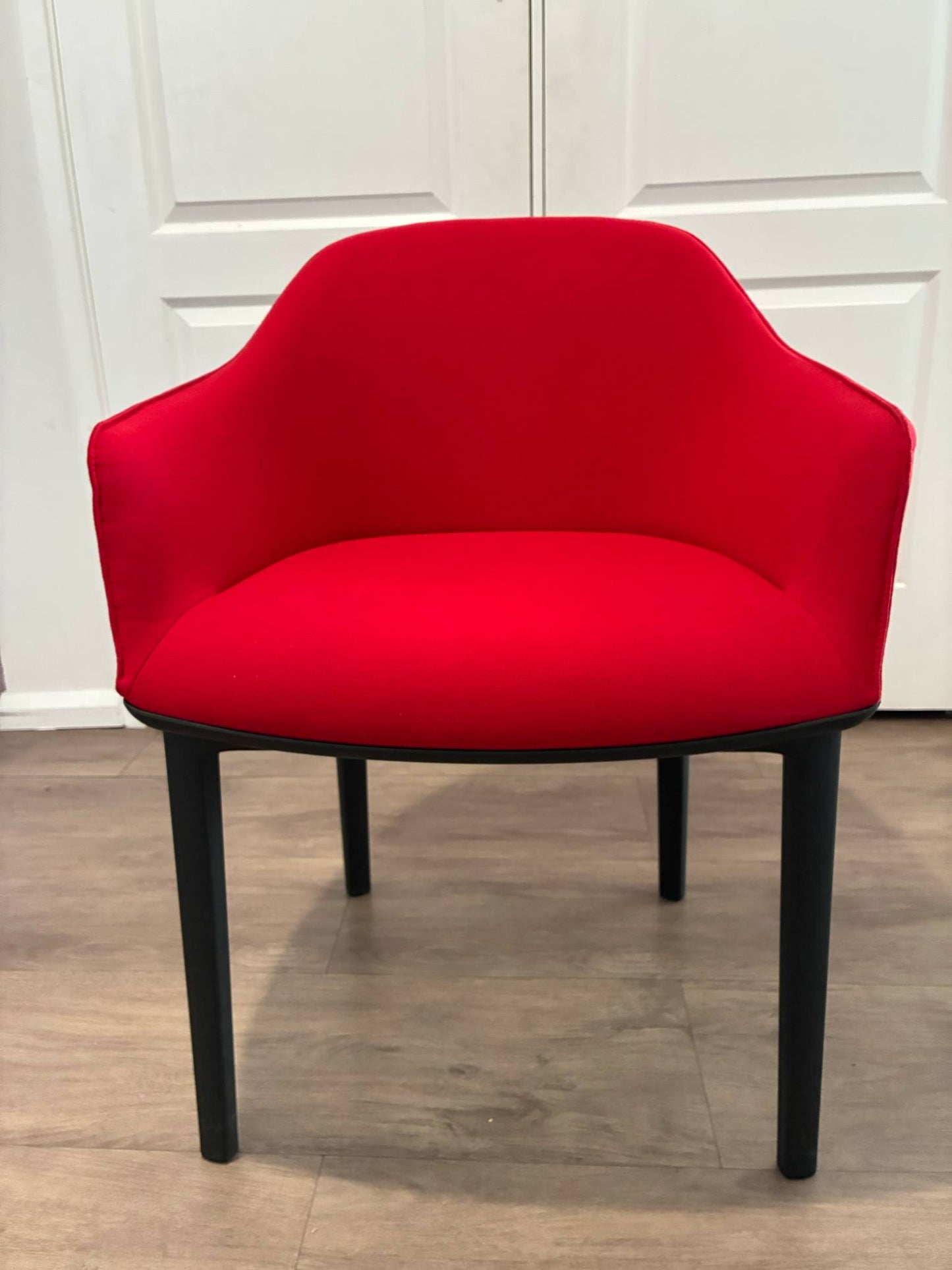Vitra Softshell Tub Chair in Red – Modern Ergonomic Lounge Chair