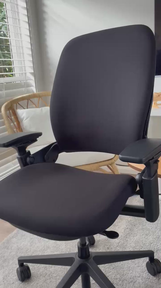 Steelcase Leap Version 2 Ergonomic Chair - MFD 2017-2019 - Excellent condition