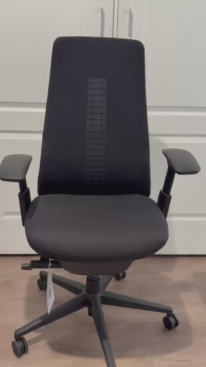 Haworth Fern Ergonomic Office Chair – New & Unused | Height Adjustable Arms