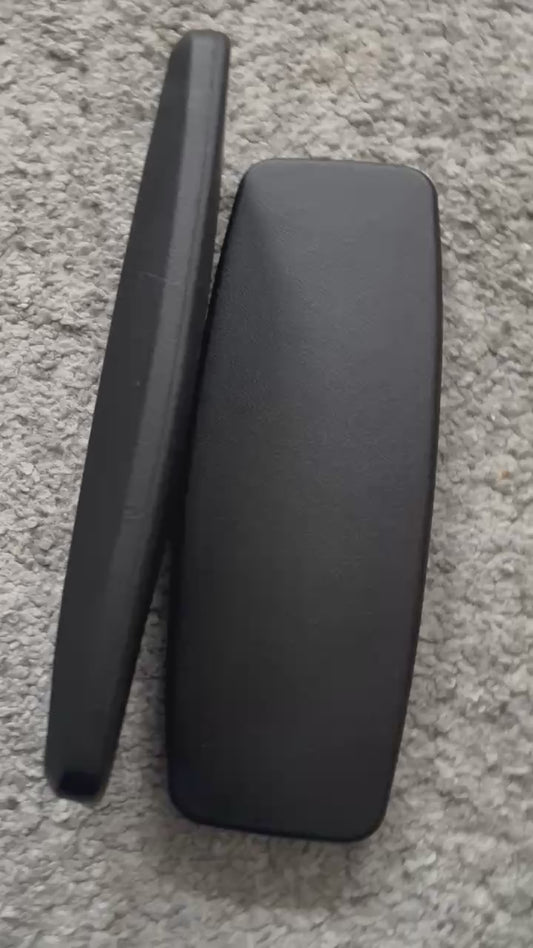 Steelcase Leap V2 and Think arm pad (4D Arms)